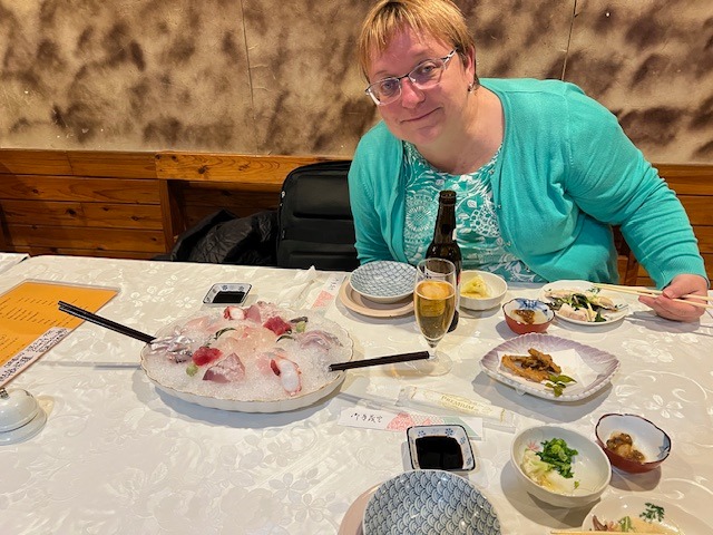 Katka s mísou sašimi