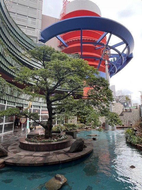 Strom a voda v Canal City