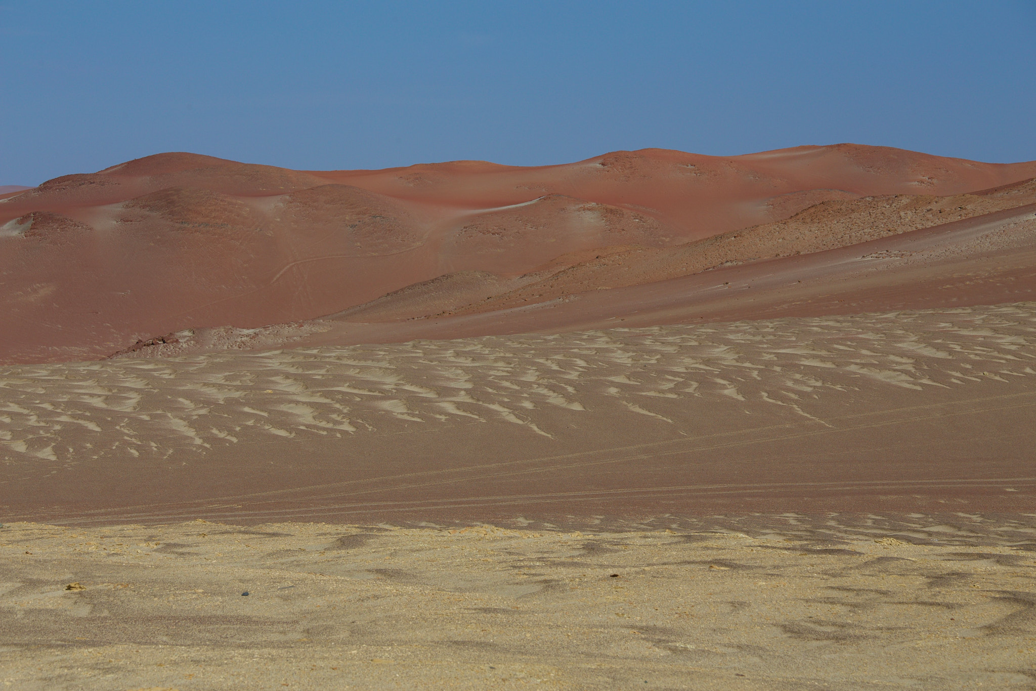 Červené duny v rezervaci Paracas připomínající Mars