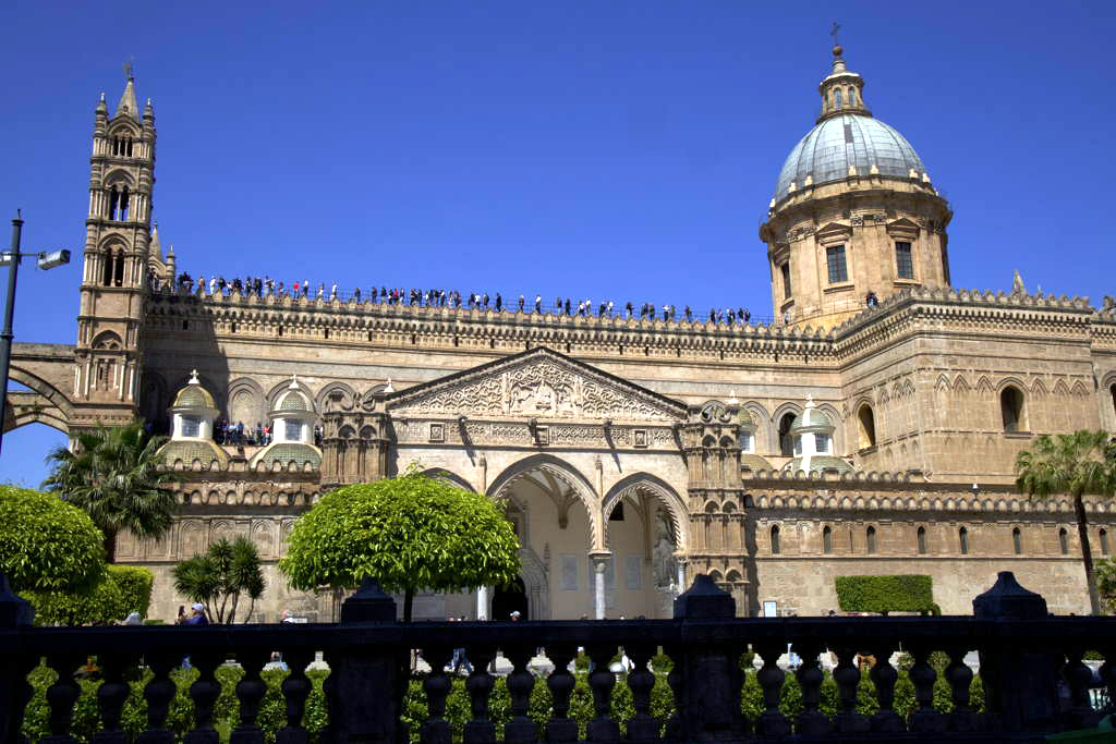 Katedrála v Palermu zvenčí