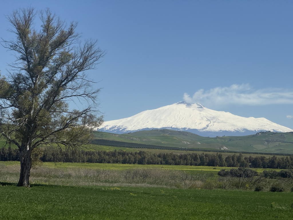 Zasněžená Etna